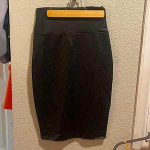 Faux leather skirt - stretchy!!